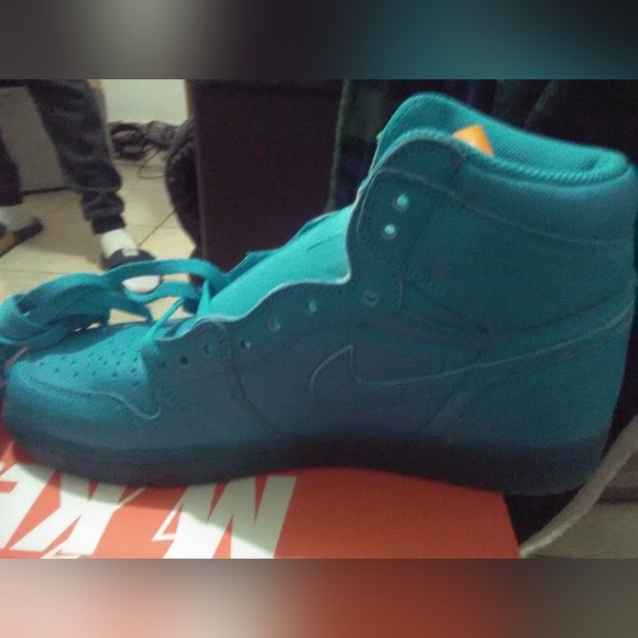BNIB FIRST JORDAN NIKE GATORADE SERIES AIR JORDAN ONE RETRO HI RARE BLUE LAGOON - Picture 4 of 16